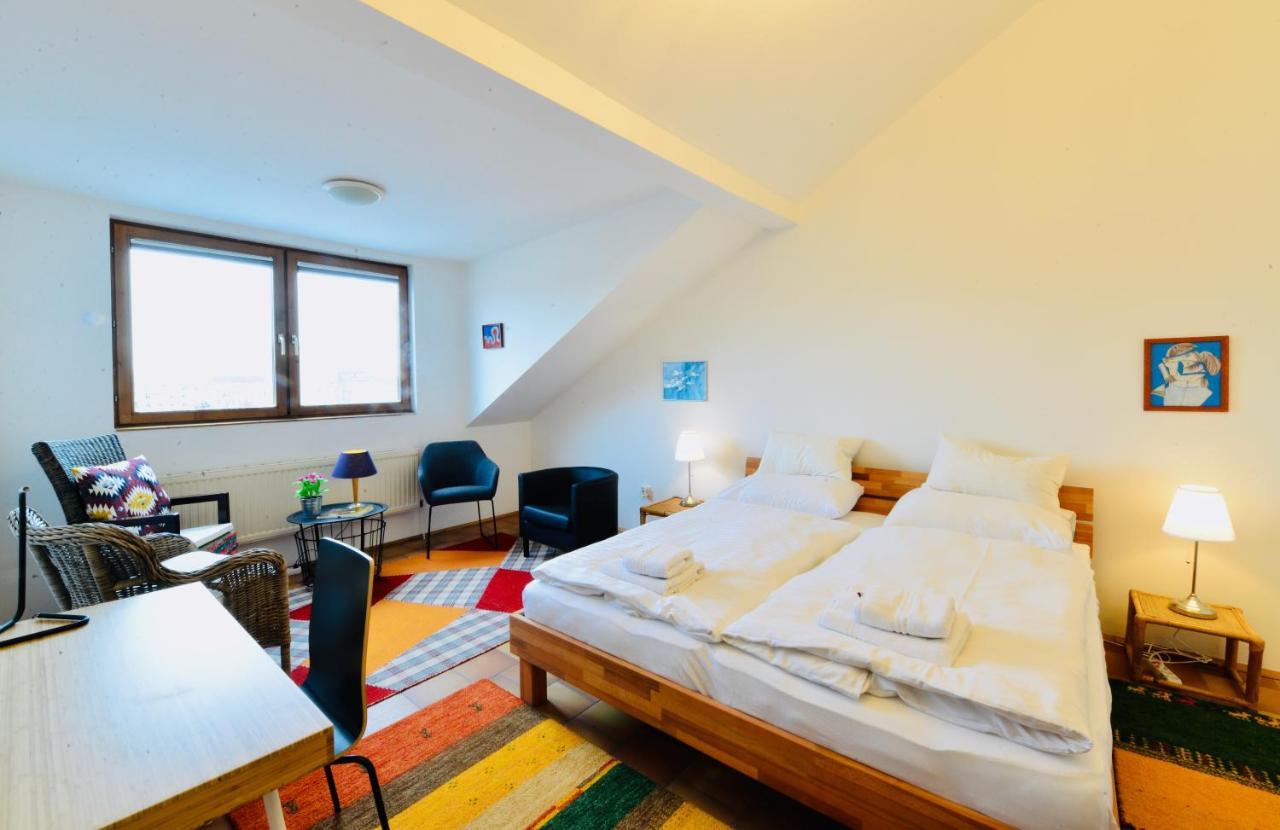 Charming Attic Apartment Near Messe Wien And Center Екстериор снимка